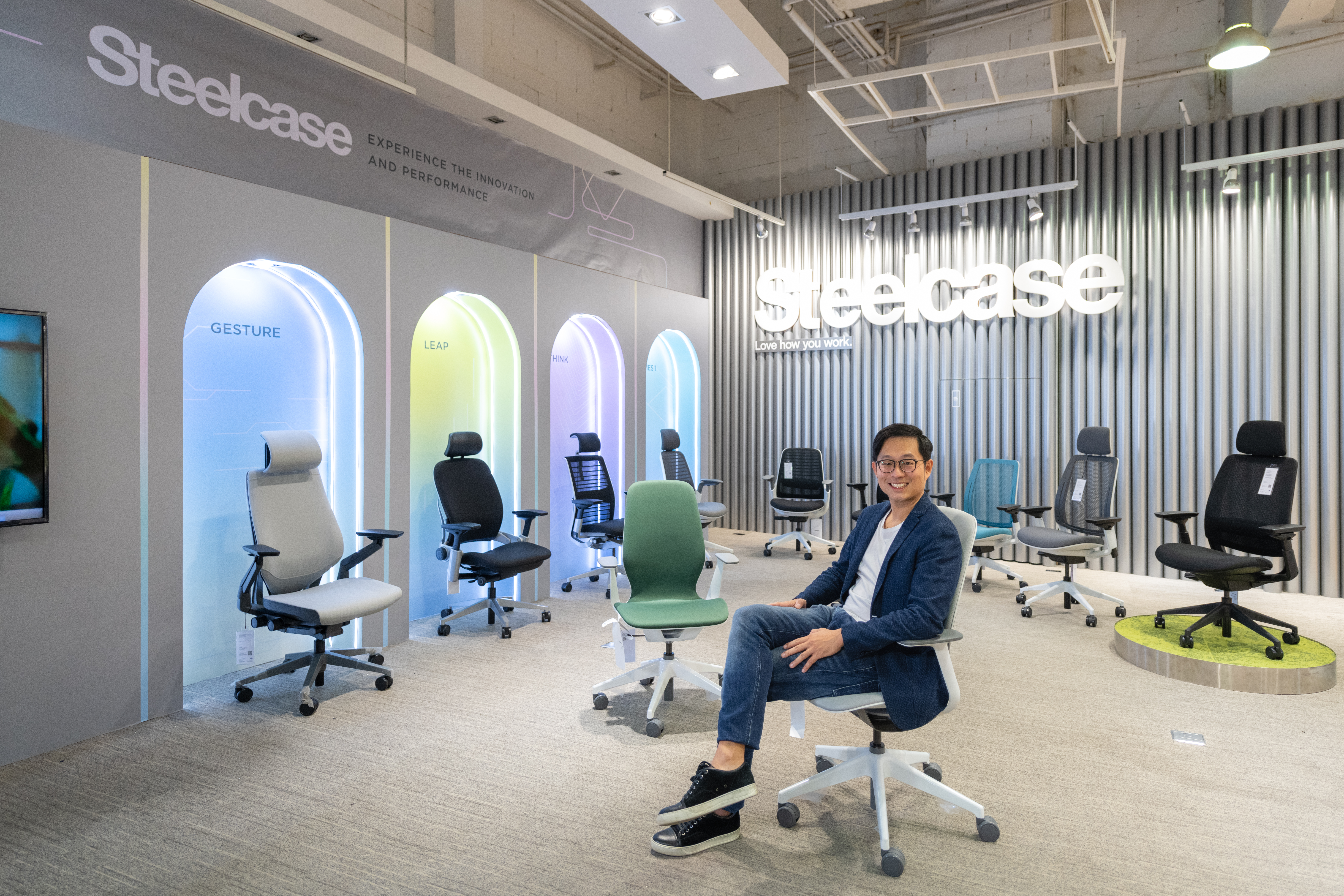 กิติพัฒก์-เนื่องจำนงค์-Modernform-CEO-President-(2).jpg